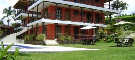 Fachada. Fuente: hotelcampestrelanavarra.com